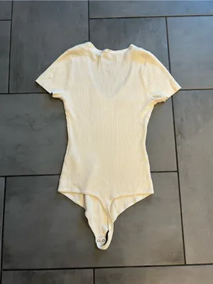 Abercrombie & Fitch V-Neck Short Sleeve Bodysuit — Cream thumbnail 3