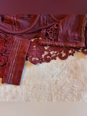 Kimchi Blue burgundy floral crocheted bustier top size L festival boho thumbnail 5