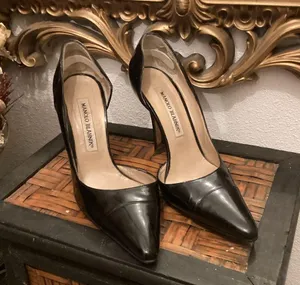 Manolo Blahnik Elegant Black Stiletto Heels thumbnail 3