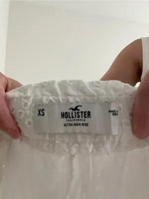 Hollister White Eyelet Ruffle Hem Shorts thumbnail 4