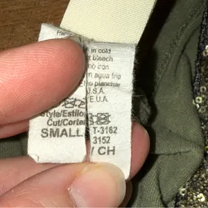 7th Ray Olive Green Sequin Trim Pocket V-Neck Top thumbnail 10