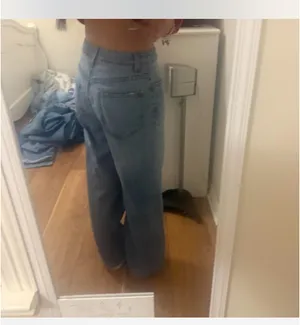 Baggy Light Wash BDG Urban Outfitters Jeans 25 thumbnail 2