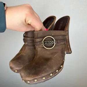Guess Jovanna-T Brown Leather Studded Wood Platform Clog Mules Womens 9M‎ thumbnail 3