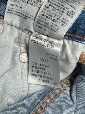 Levi’s 501 Original Fit High-Rise Women’s Shorts thumbnail 4