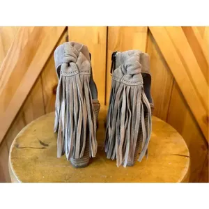 Vince Camuto Kyleena Beige Suede Tassle Block Heel Sandal Shoes Women's Size 6.5 thumbnail 4