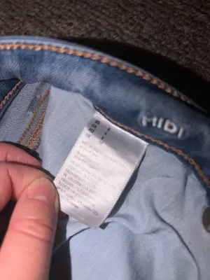American Eagle Outfitters low rise jean shorts thumbnail 5