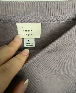 Crewneck thumbnail 3