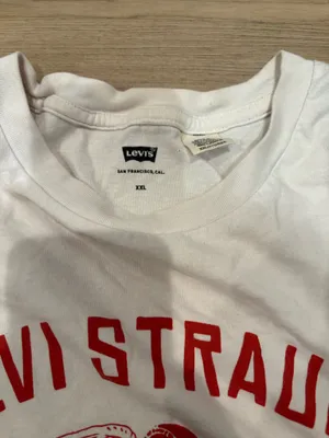 Levi’s White Cropped Tee thumbnail 2