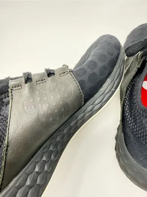 New Balance Disney Minnie Mouse Polka Dot Edition Black Athletic Sneakers Size 9 thumbnail 5
