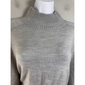 Banana Republic Gray Mock Neck Pullover Sweater Size L Heather Knit Side Slit‎ thumbnail 2