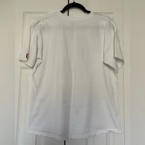 Element Organic White Short Sleeve Shirt with Earth Graphic Size Medium thumbnail 4