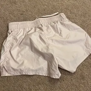 ‎Nike xs pink shorts thumbnail 4