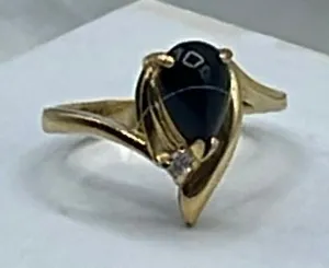 Vintage size 7 gold plated black onyx rhinestone ring. thumbnail 1