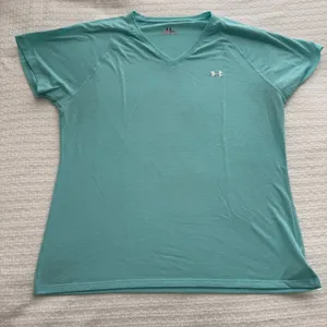 L Under Armour Blue Short-Sleeve T-Shirt thumbnail 1