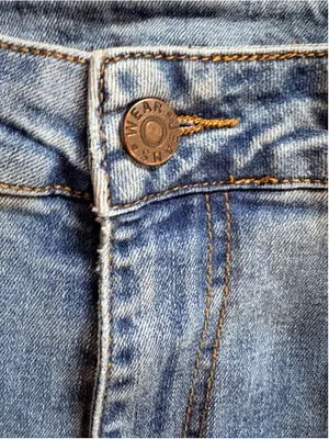 Wear Jeans Hibiscus Flamingo Patch Distressed Denim Jeans Size L (30” Waist) thumbnail 3