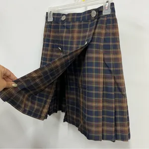 Tracy Evans Vintage size small wrap around vintage plaid skirt rayon blend made in the USA thumbnail 4