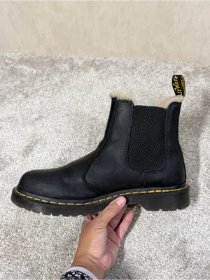 Dr. Martens Women’s 2976 Leonore Faux Fur Lined Chelsea Boots Leather in Black 9 thumbnail 9