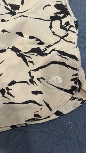 North face shorts  thumbnail 7