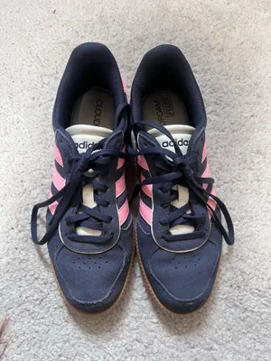 Size 7 Adidas Sambas thumbnail 1