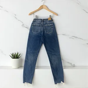 AMERICAN EAGLE Mom’s‎ Jeans Distressed Hem High Rise Vintage Wash Denim Size 0 thumbnail 2