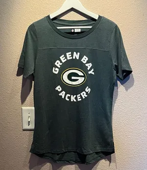 NFL Team Gear Women’s Green Bay Packers T Shirt Size Large thumbnail 2