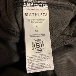 Athlete Dresses Athleta Camo Balance Dress Sz S Black Luxe Long Sleeve Pockets thumbnail 9