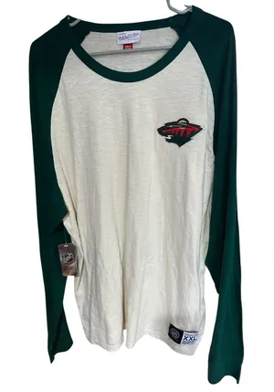 🚨NWT🚨 NHL MN Wild Mitchell & Ness Cream and Green Long Sleeve Tee thumbnail 1