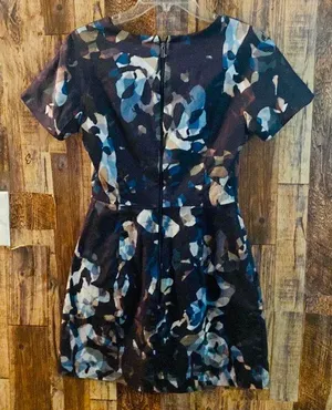 French Connection Short Sleeve Dress 32 length x 15 w thumbnail 3