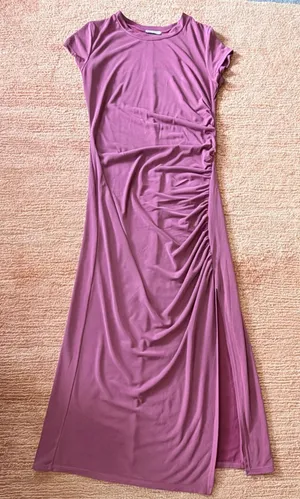 Vestique Mauve Ruched Side Slit Maxi Dress Size S Short Sleeve Bodycon thumbnail 1
