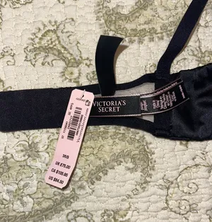 Victoria’s Secret Floral Plunge Bra thumbnail 8