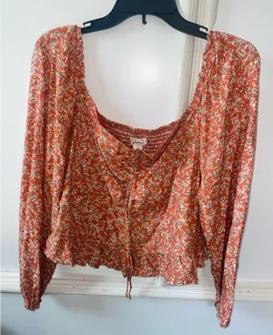 Floral Smocked Puff Sleeve Crop Blouse thumbnail 1