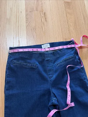 Anthropologie Pilcro High-Rise Pull on Retro Flare Jeans Sz 30 thumbnail 4