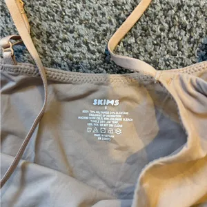 Skims Fits Everybody Cami Bodysuit thumbnail 2
