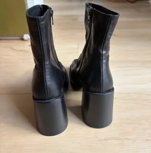 L’intervalle black boots Size 7.5 thumbnail 4