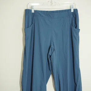 Mountain Hardwear Women's Size Medium Hiking Pants Capri Blue Dynama Ripstop thumbnail 2