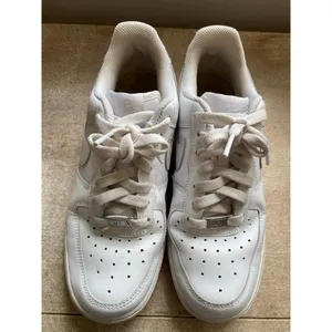 Nike Air Force 1 Low White Leather Sneakers Classic 90s 2000s Streetwear 7.5 Y2K thumbnail 5