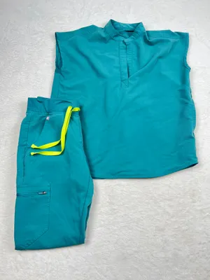 Figs Cactus Rafaela Oversized Sleeveless Scrub Top XXS & Zamora Jogger Set XS/P thumbnail 1