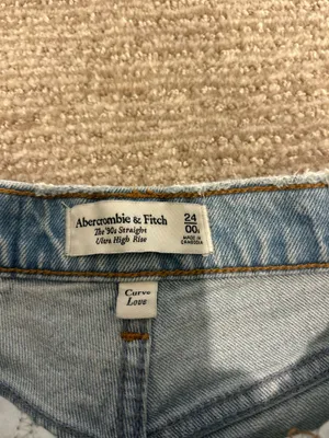 Abercrombie & Fitch 90’s Straight Ultra High Rise Jeans thumbnail 5