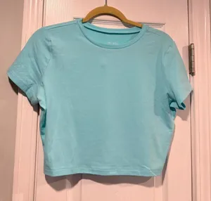 NWT Wild Fable Size XXL Aqua Blue Cropped Baby Tee Short Sleeve Crew Neck thumbnail 1