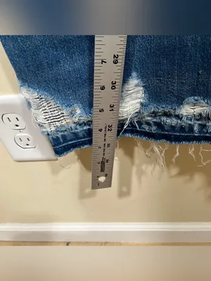 RE/DONE Mid-Rise Wide Leg Jeans in a light wash with raw, distressed hems SZ 23 thumbnail 4