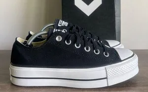 Converse Chuck Taylor All Star Lift Ox Black / White Women's Shoe Size 7.5 thumbnail 1