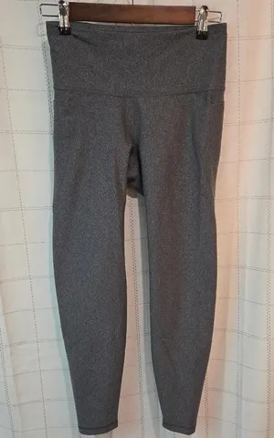 Old Navy High Rise Go Dry Active Legging thumbnail 1