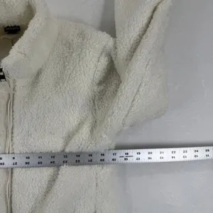 Patagonia Women Size‎ M Cream Fuzzy Fleece Full Zip Jacket Winter Cozy thumbnail 2