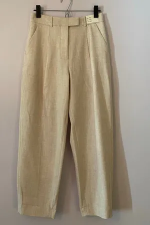 NWT Abercrombie & Fitch Cream High Rise Taper Leg Dress Pants Workwear Preppy thumbnail 1
