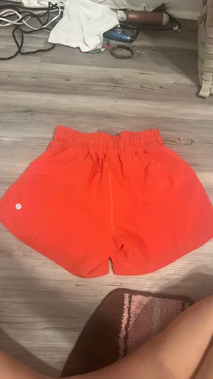Lululemon Hotty Hot's 4' in inseam thumbnail 4