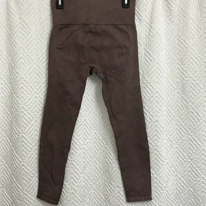 Joy Lab 7/8 Length High Rise Ribbed Seamless Leggings Size Medium brown grey thumbnail 3