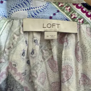 Loft Medium Puff Sleeve Linen‎ Blend Top Patch Print thumbnail 3