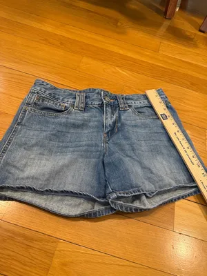Gap womens jeans shorts size 6 . thumbnail 3