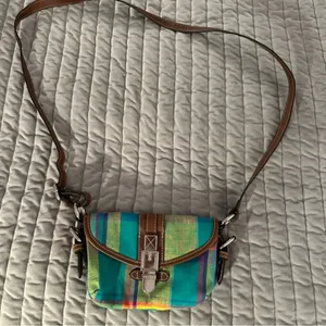 Chaps‎ small crossbody Madris bag. Spring and summer magnetic closure. NWOT thumbnail 2
