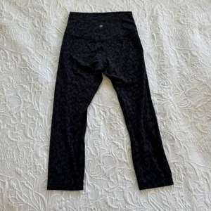 Lululemon Align High Rise Black Formation Camo Leggings 28" Size 6 thumbnail 3